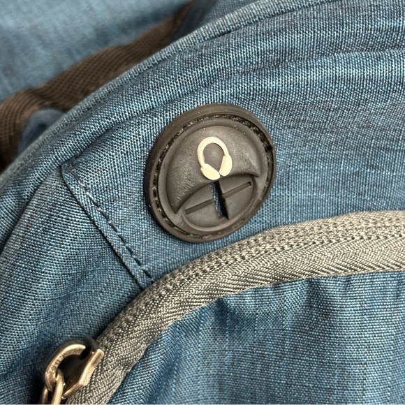 Canway Hydration Backpack Perfect for outdoor and hiking.  *Bladder NOT included - Picture 3 of 10